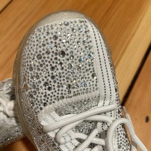 Steve Madden size 10M white bedazzled fashion sneakers.